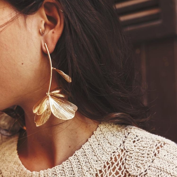 Zara Jewelry - ZARA FLOWER EARRINGS GOLD